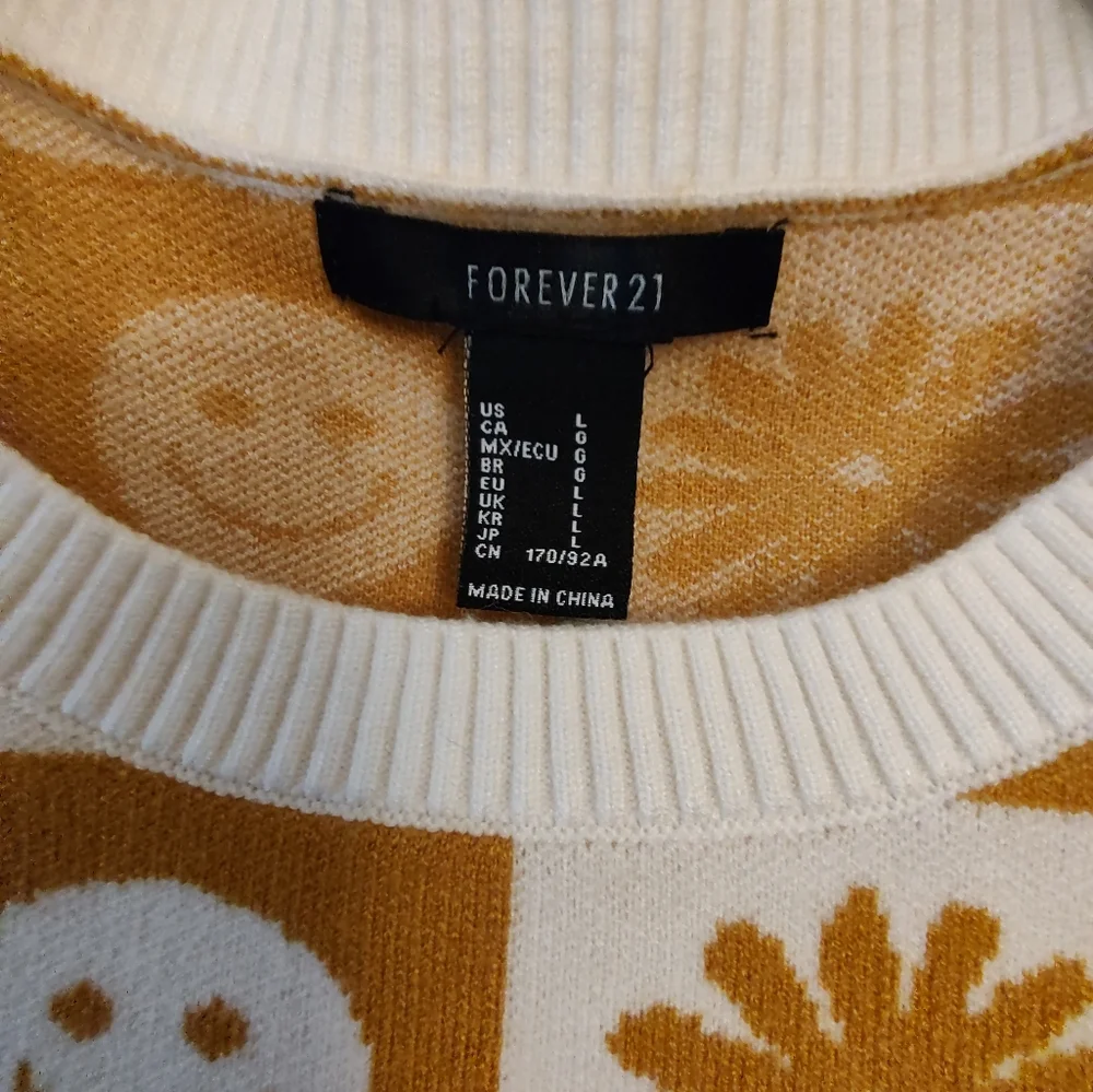 Forever 21 smiley sweater. New. Size large. - Picture 7 of 13